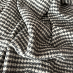 Единично вълнено одеяло, размер 150х210, в черно-бял цвят